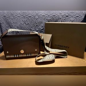 Burberry Note crossbody